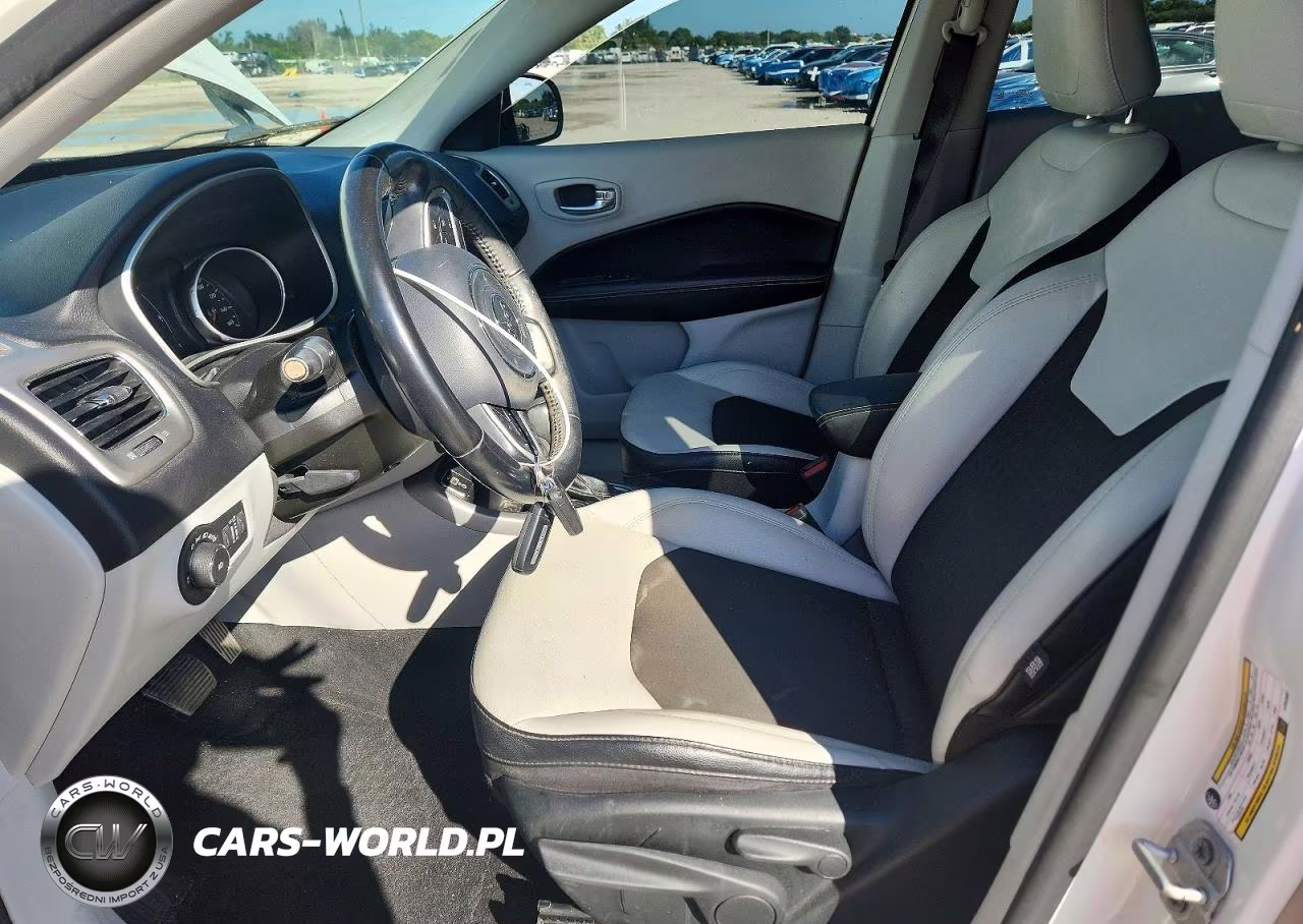 2019 Jeep Compass Latitude VIN:3C4NJCBB0KT843687 - 7