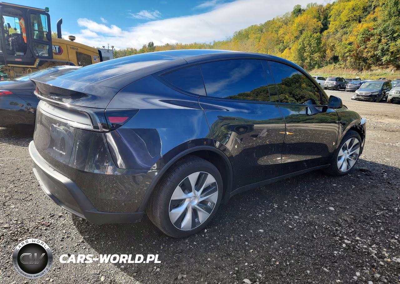2026 Tesla Model Y VIN:7SAYGDEE1TF532070 - 3