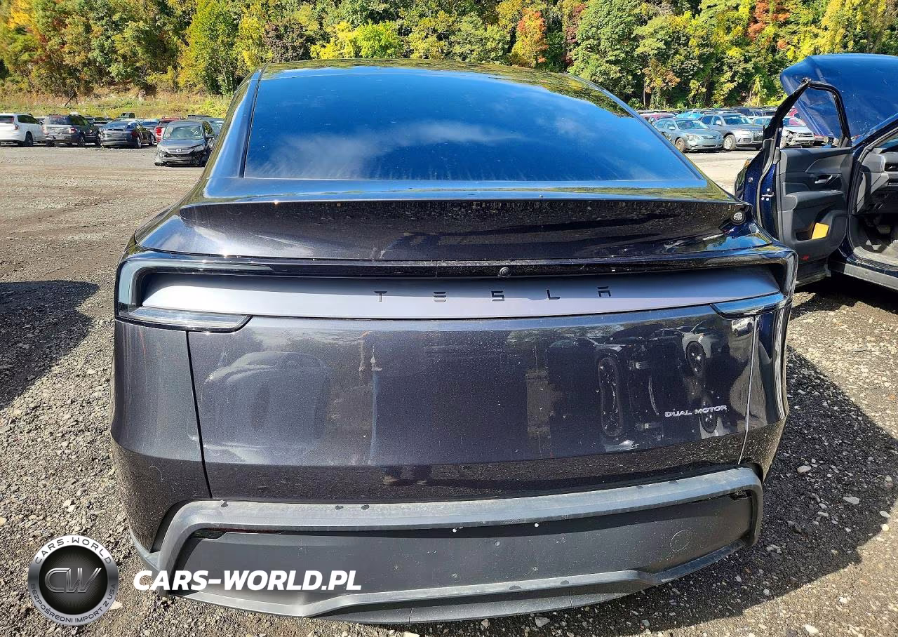 2026 Tesla Model Y VIN:7SAYGDEE1TF532070 - 6