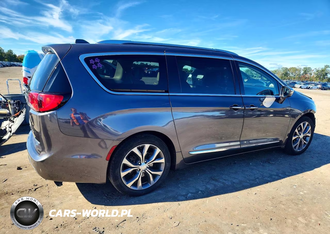 2017 Chrysler Pacifica Limited VIN:2C4RC1GG0HR788013 - 3