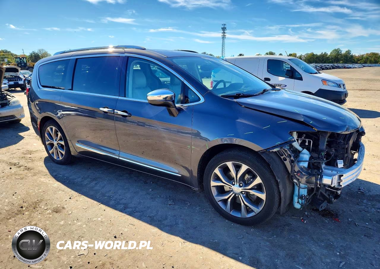 2017 Chrysler Pacifica Limited VIN:2C4RC1GG0HR788013 - 4