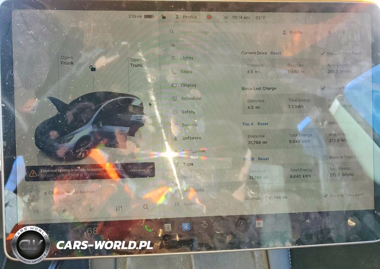 2023 Tesla Model Y VIN:7SAYGDEE8PF860303 - 9