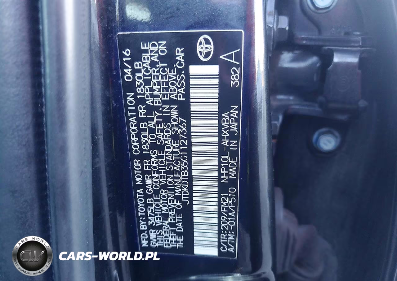 2016 Toyota Prius C Two VIN:JTDKDTB35G1127367 - 13