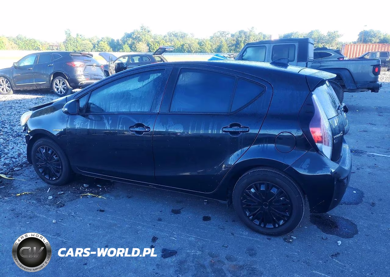 2016 Toyota Prius C Two VIN:JTDKDTB35G1127367 - 2