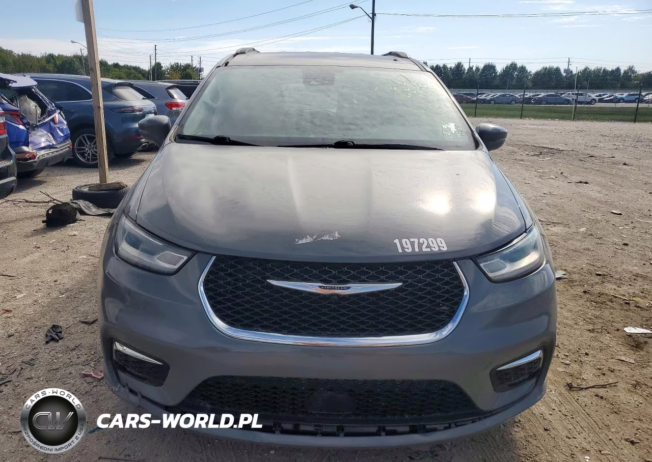 2022 Chrysler Pacifica Touring L VIN:2C4RC1BGXNR197299 - 5