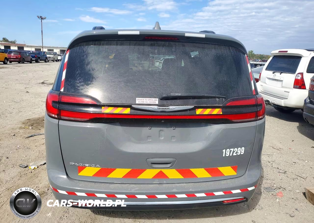 2022 Chrysler Pacifica Touring L VIN:2C4RC1BGXNR197299 - 6