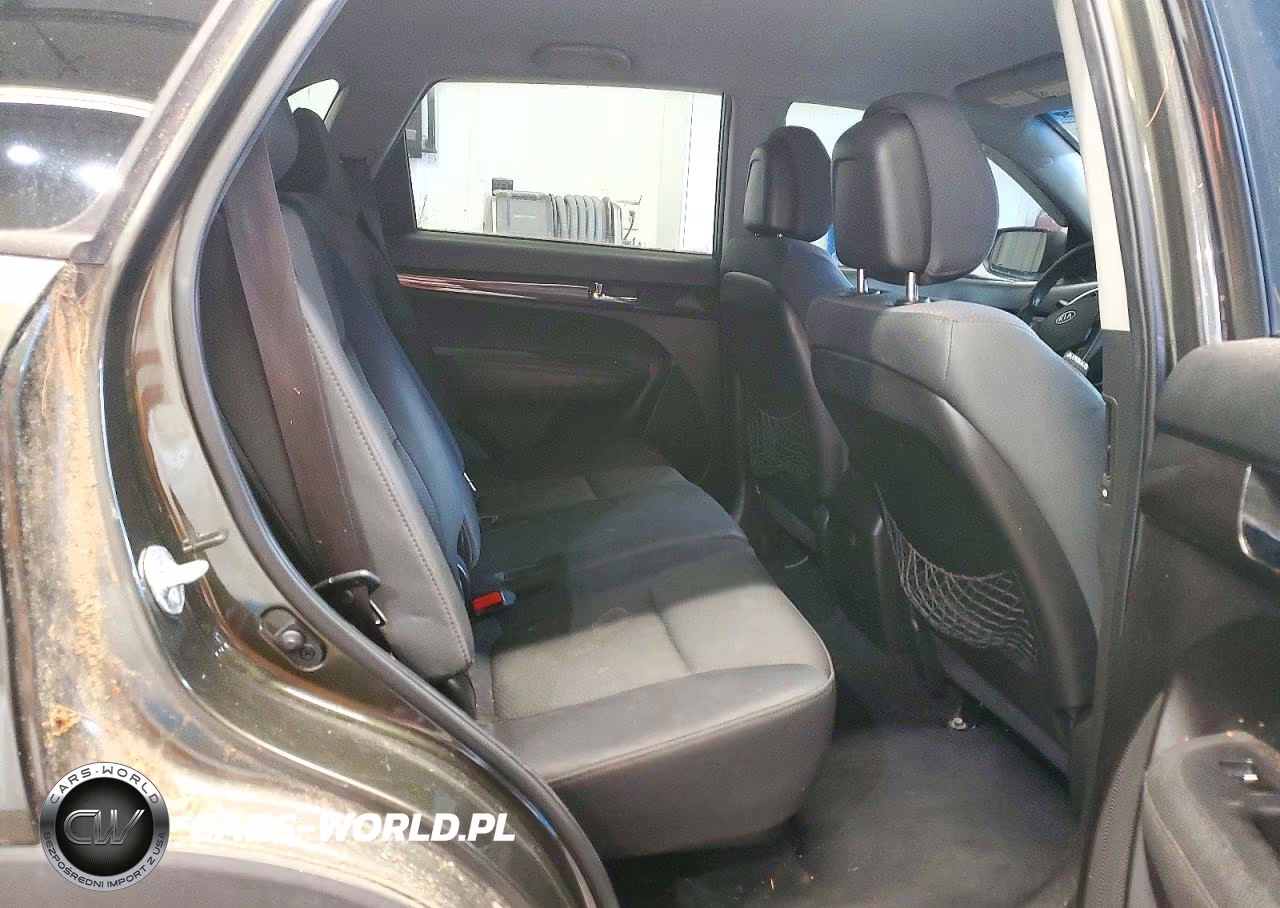 2011 Kia Sorento Lx VIN:5XYKTCA14BG112905 - 11