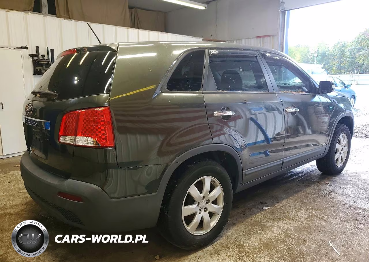 2011 Kia Sorento Lx VIN:5XYKTCA14BG112905 - 3