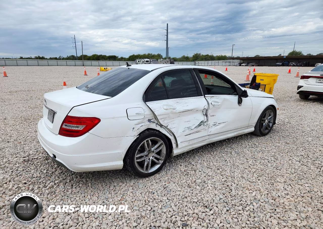 2014 Mercedes-Benz C 250 VIN:WDDGF4HB5EG250882 - 3