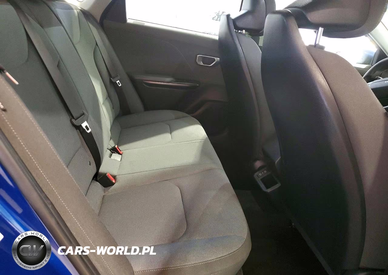 2025 Kia K4 Lxs VIN:3KPFT4DE7SE092703 - 10