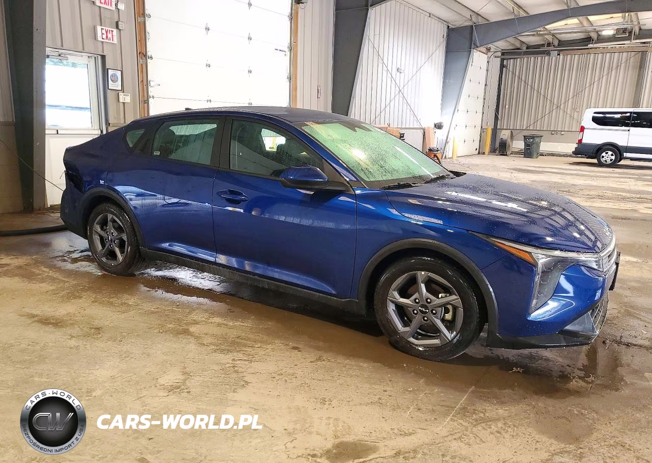 2025 Kia K4 Lxs VIN:3KPFT4DE7SE092703 - 4