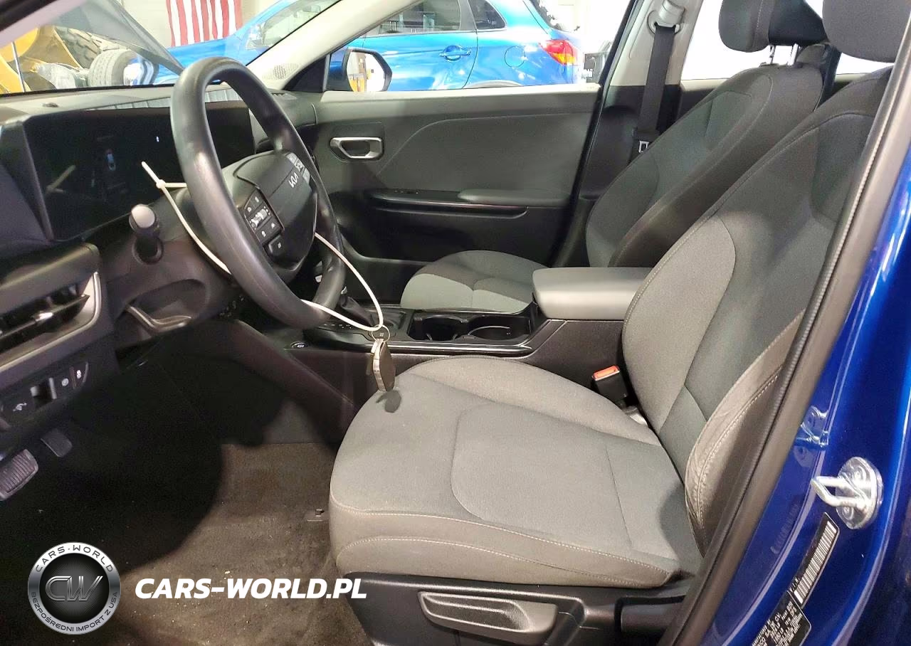 2025 Kia K4 Lxs VIN:3KPFT4DE7SE092703 - 7
