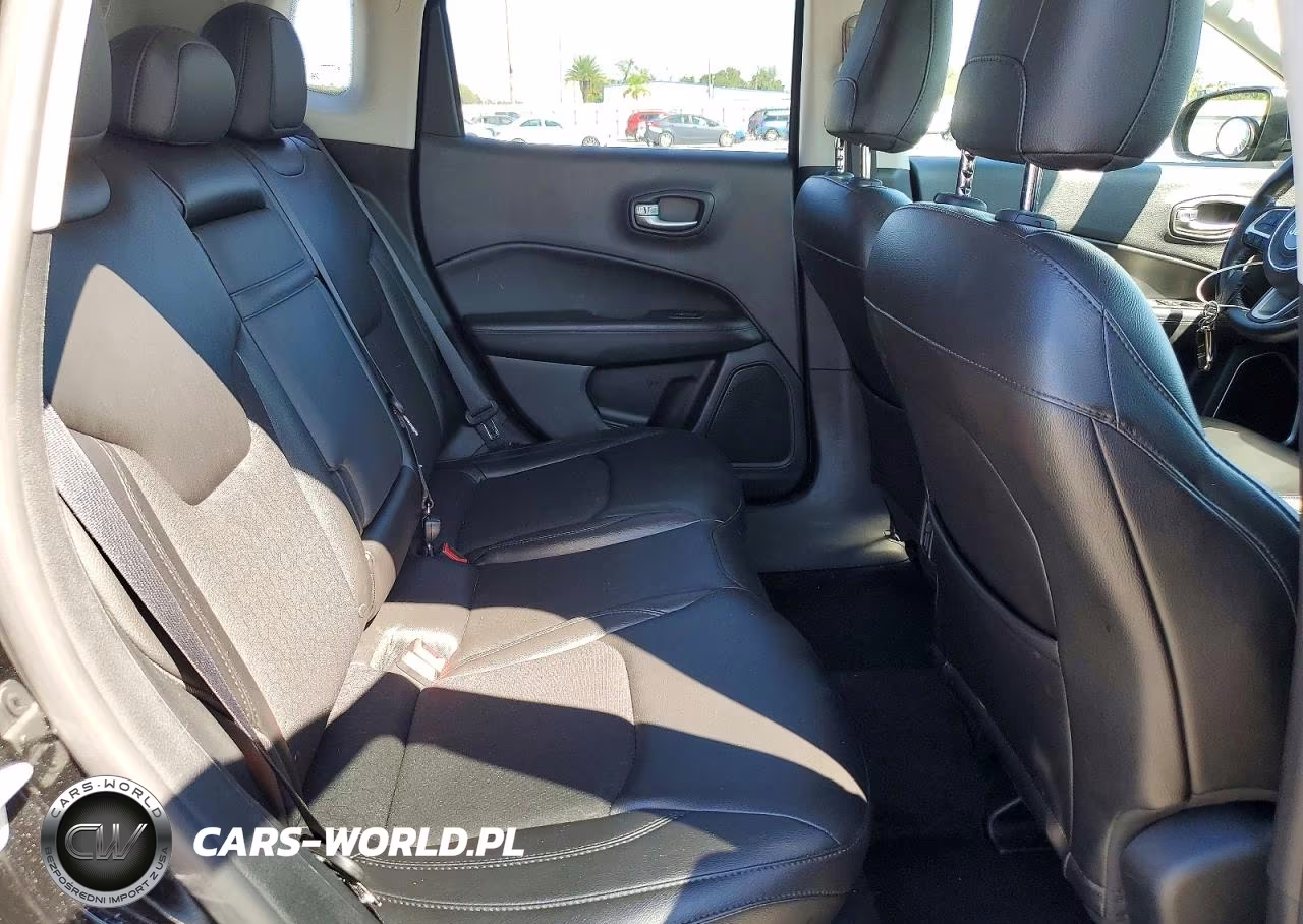 2018 Jeep Compass Latitude VIN:3C4NJCBB8JT300392 - 11