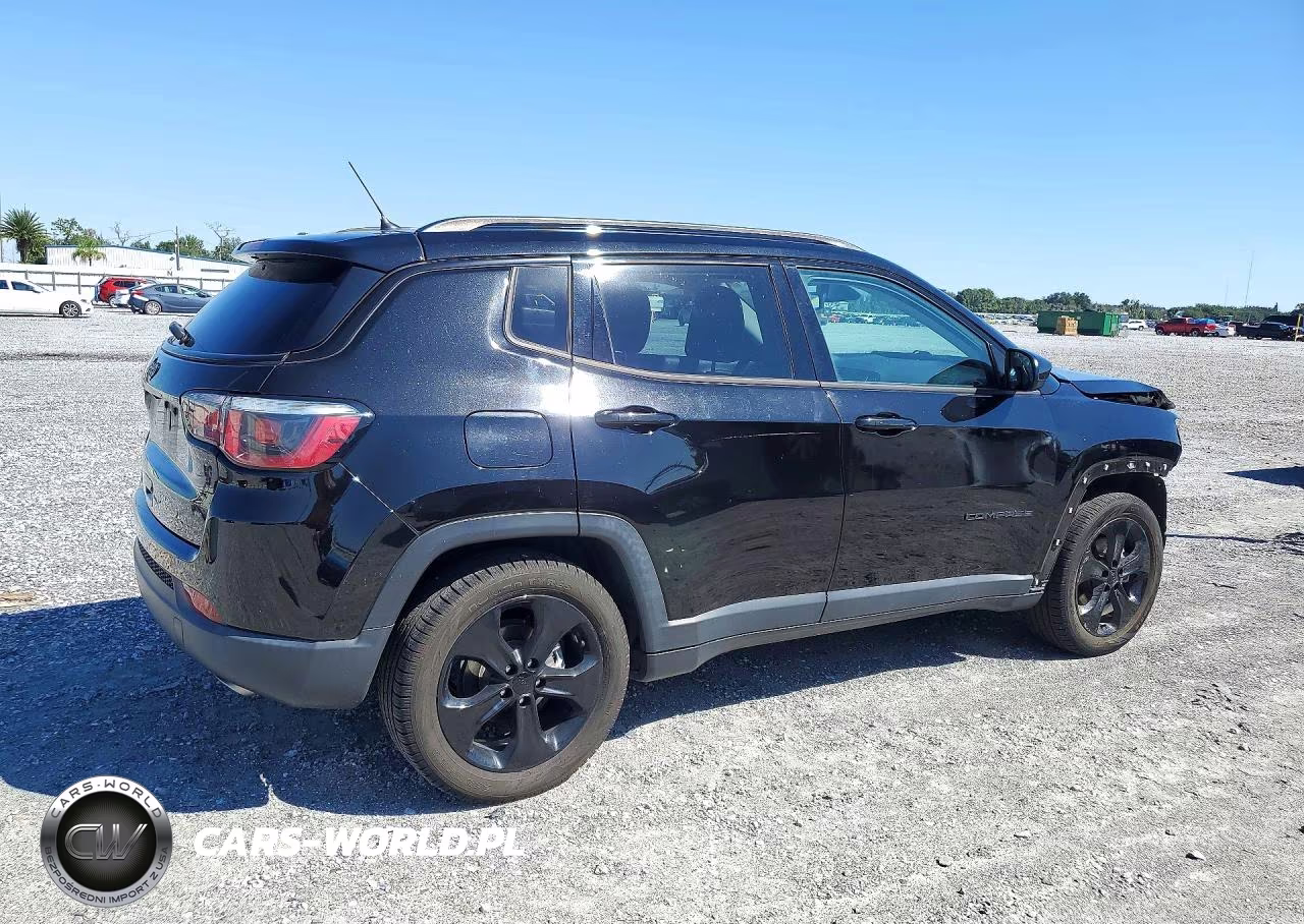 2018 Jeep Compass Latitude VIN:3C4NJCBB8JT300392 - 3