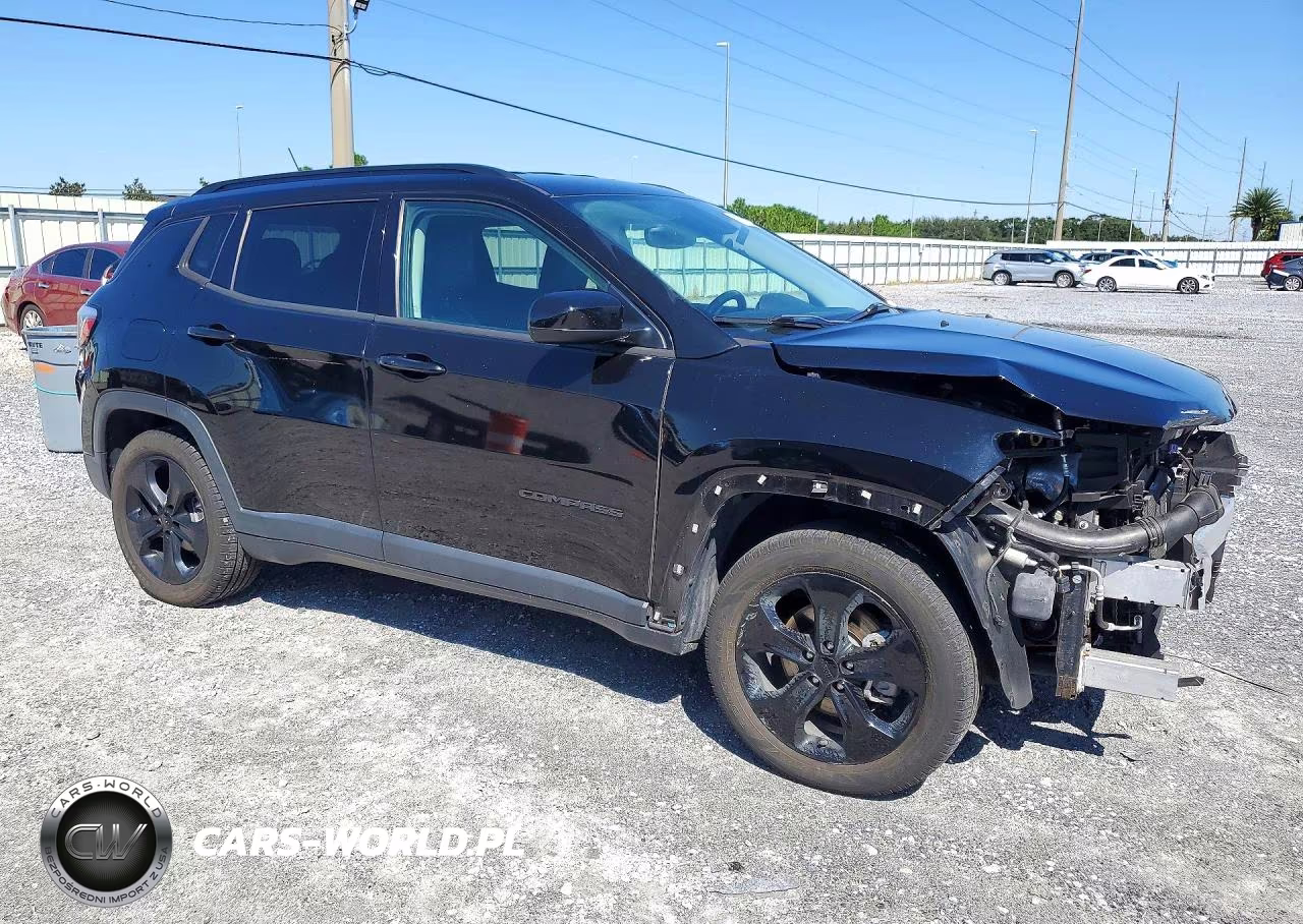 2018 Jeep Compass Latitude VIN:3C4NJCBB8JT300392 - 4