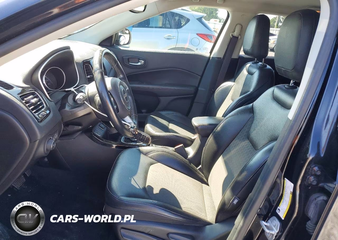 2018 Jeep Compass Latitude VIN:3C4NJCBB8JT300392 - 7