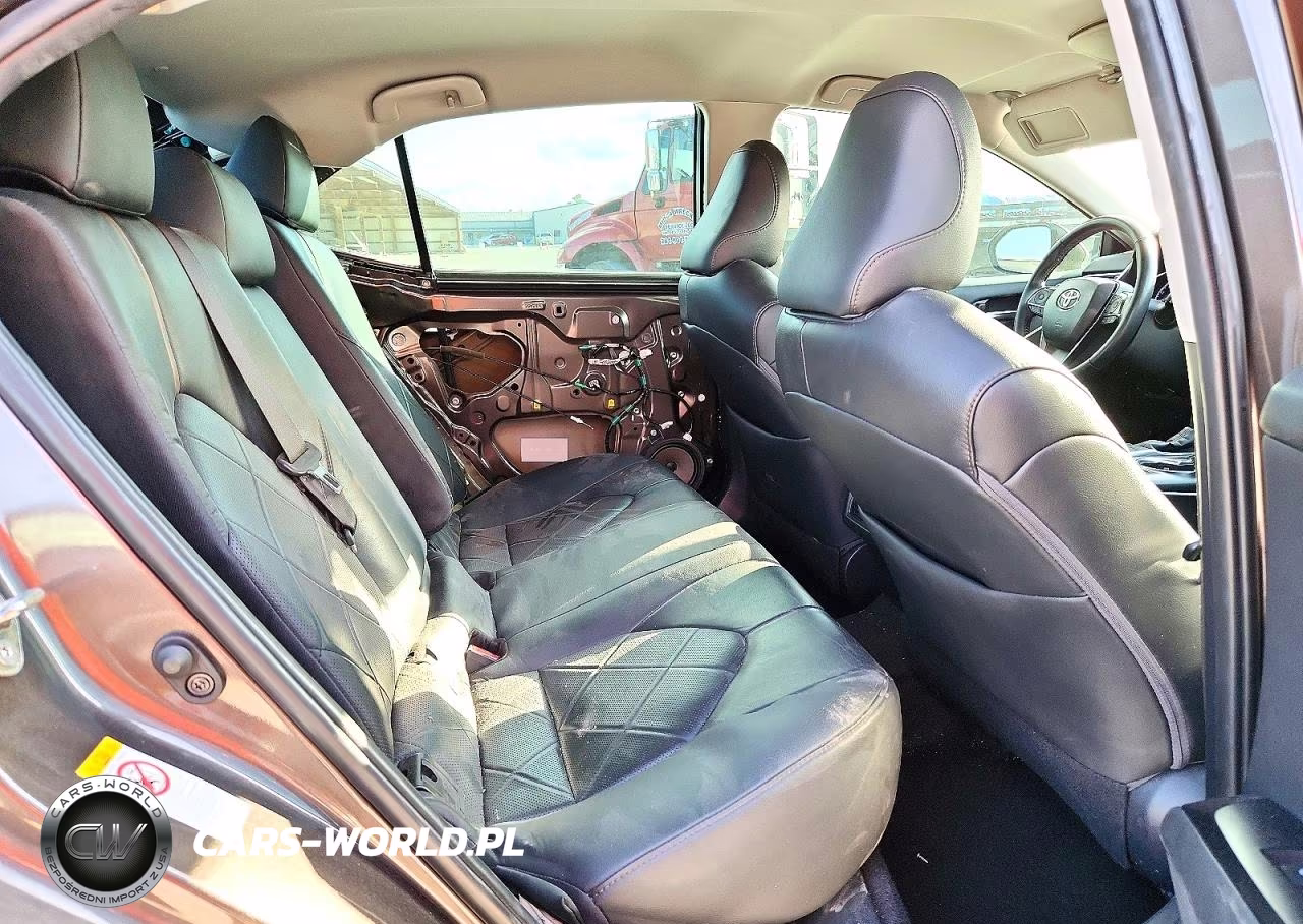 2018 Toyota Camry Xle VIN:4T1B11HK6JU117363 - 10