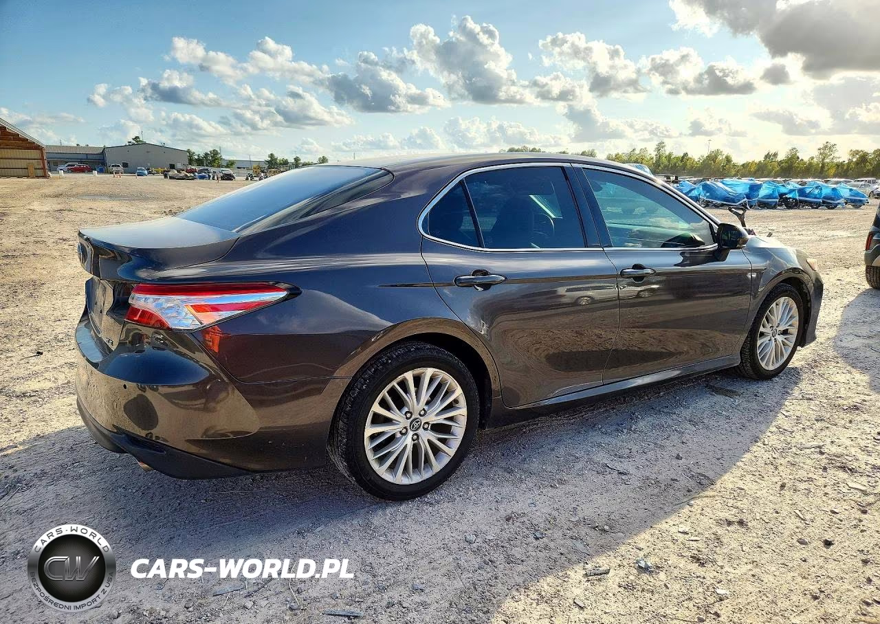2018 Toyota Camry Xle VIN:4T1B11HK6JU117363 - 3