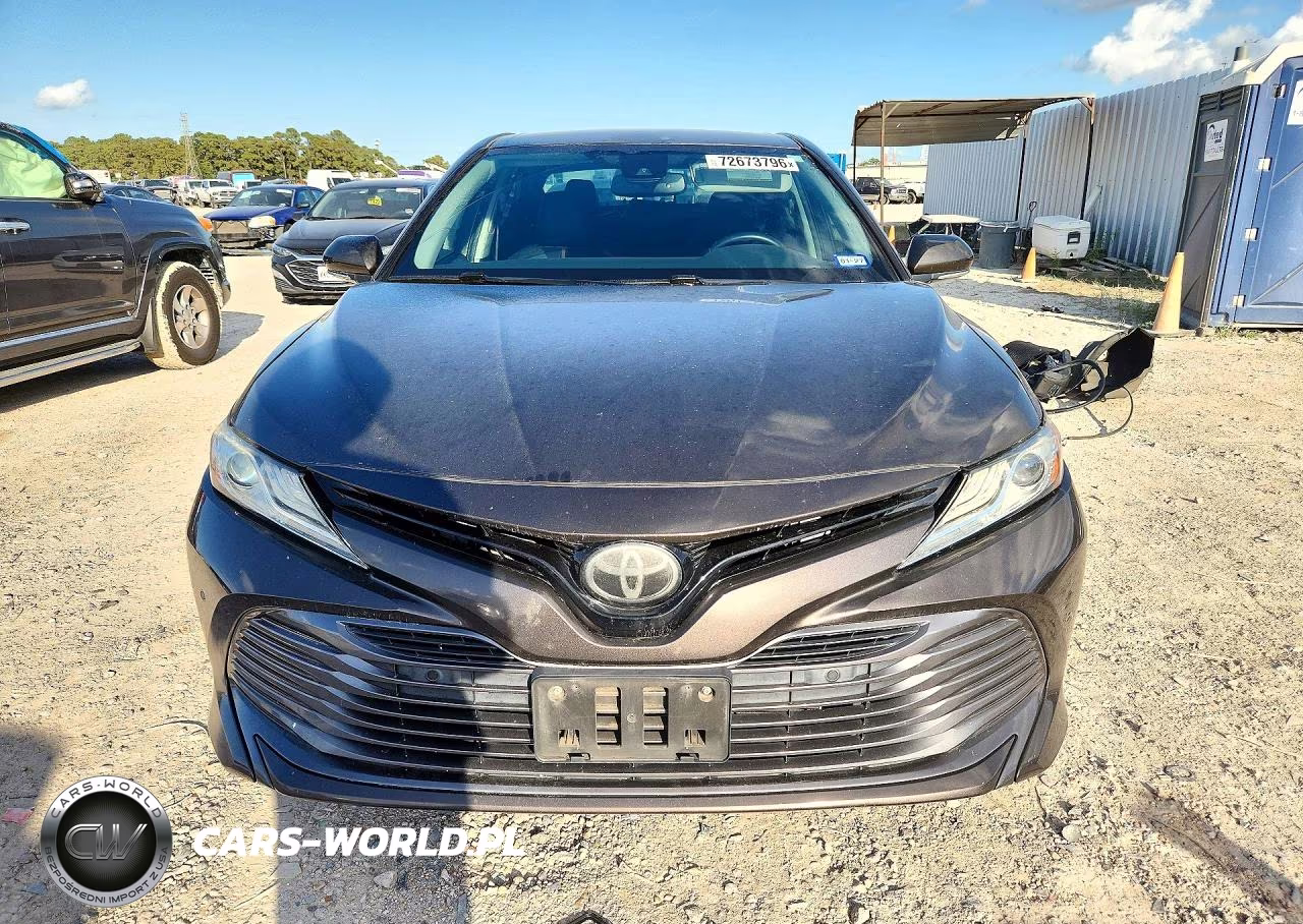 2018 Toyota Camry Xle VIN:4T1B11HK6JU117363 - 5