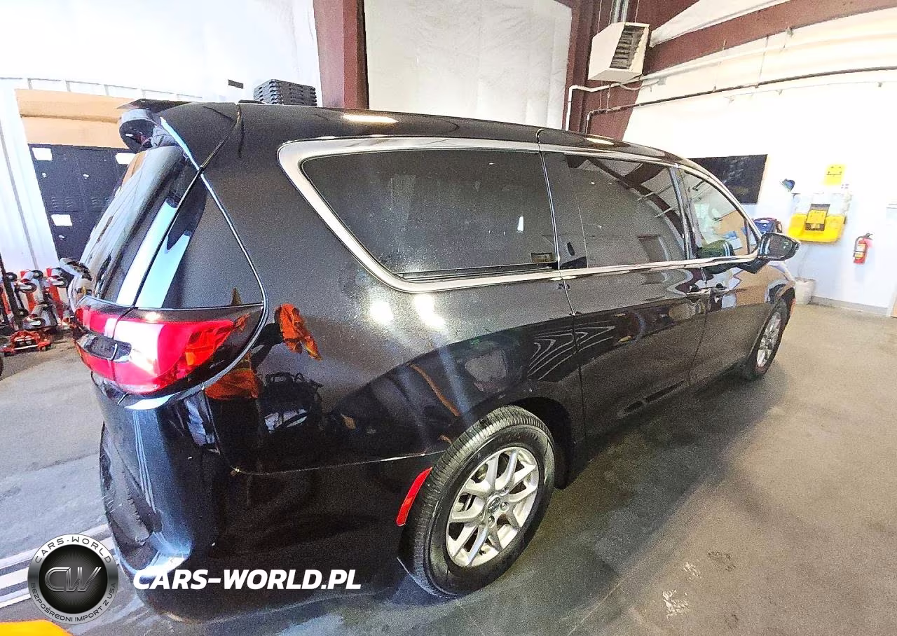 2025 Chrysler Pacifica Select VIN:2C4RC1BG4SR531967 - 3