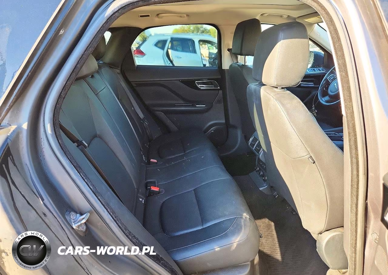 2018 Jaguar F-Pace Premium VIN:SADCJ2FN2JA256620 - 11