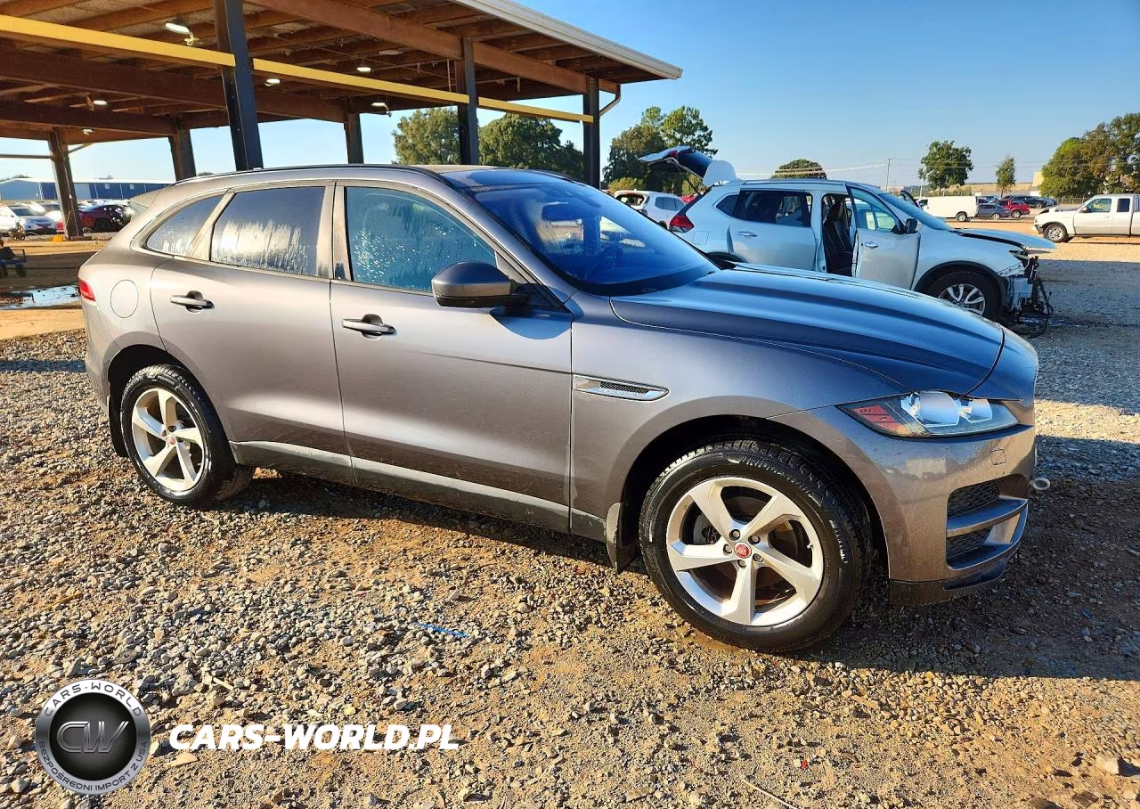2018 Jaguar F-Pace Premium VIN:SADCJ2FN2JA256620 - 4
