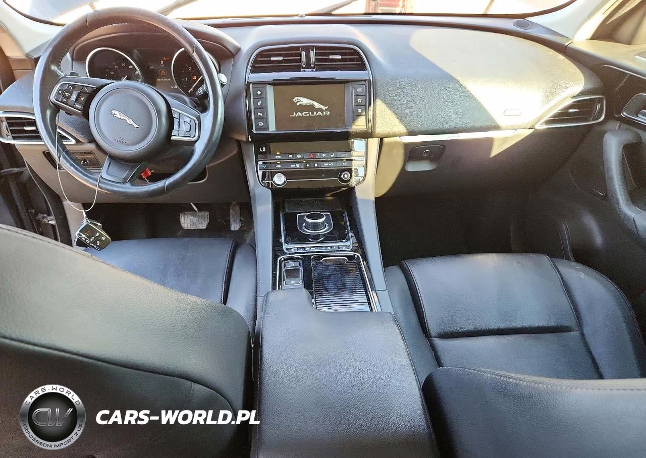 2018 Jaguar F-Pace Premium VIN:SADCJ2FN2JA256620 - 8