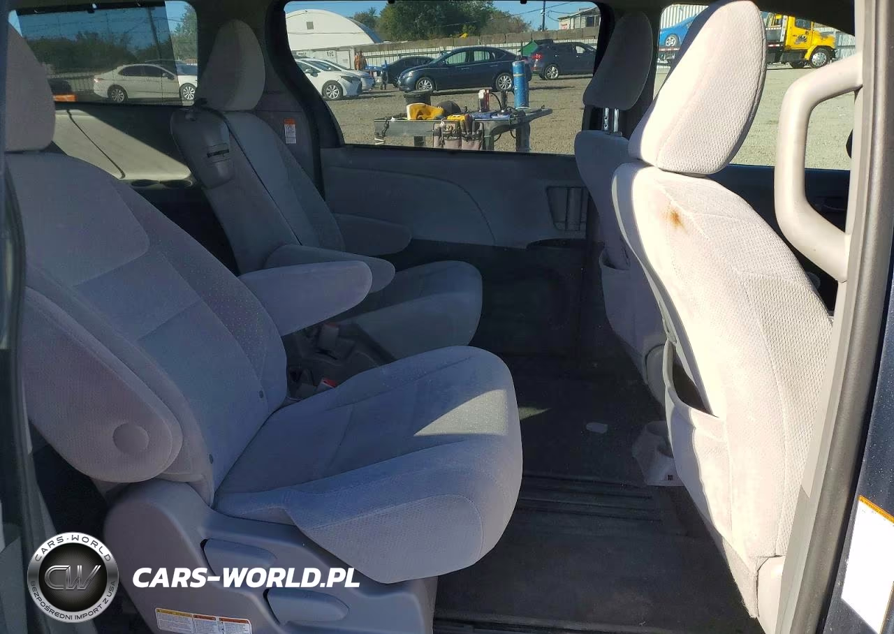 2017 Toyota Sienna Le VIN:5TDKZ3DC8HS819996 - 11