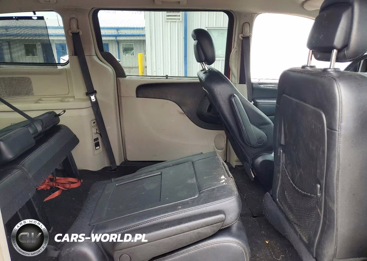 2016 Chrysler Town & Country Touring VIN:2C4RC1BG2GR287145 - 11