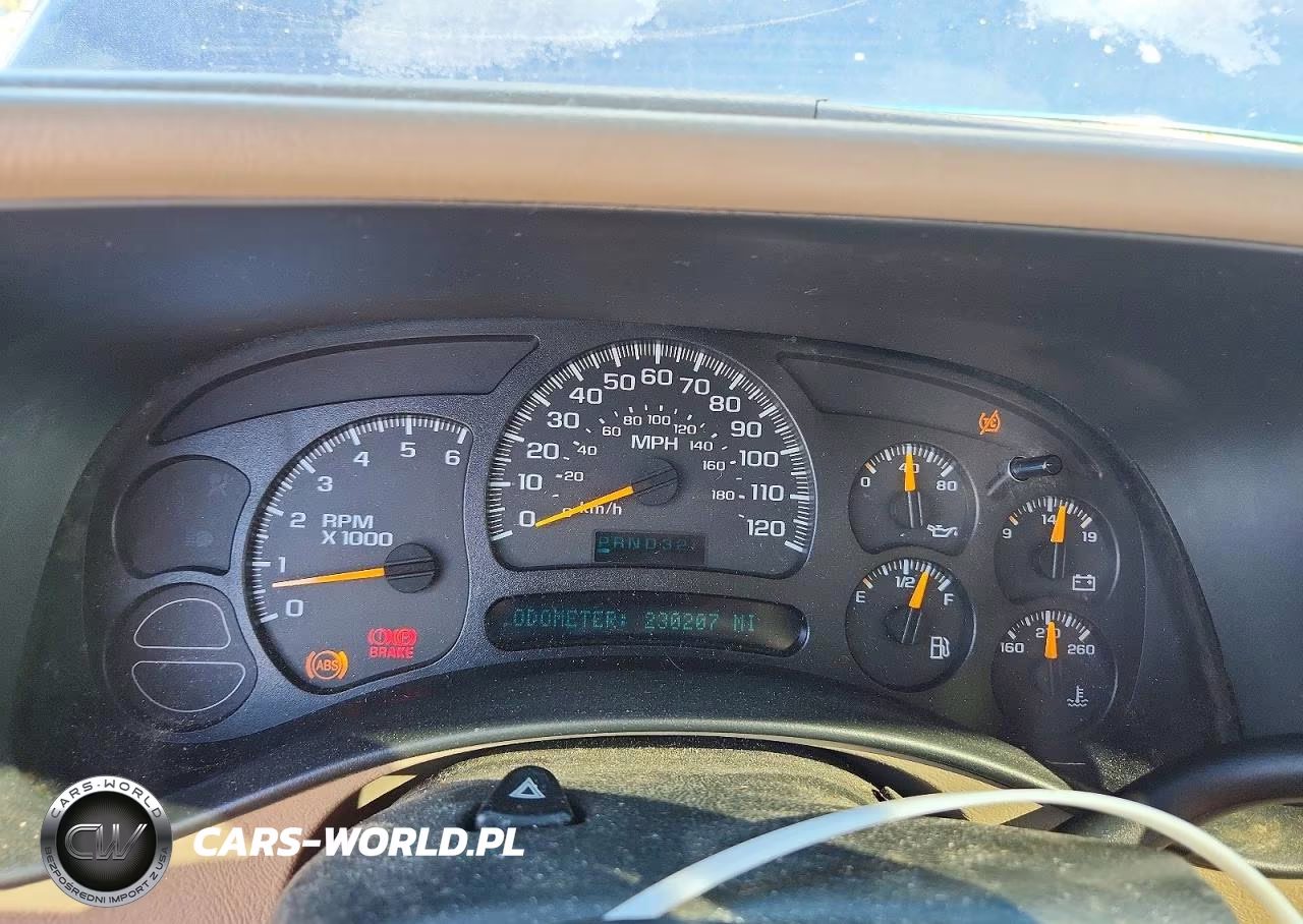 2005 Chevrolet Suburban C1500 VIN:3GNEC16Z55G199260 - 9