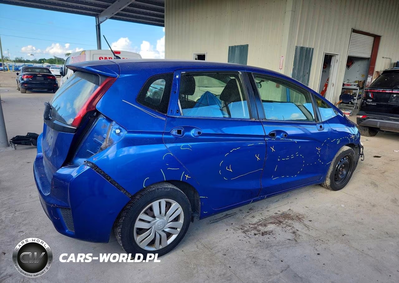 2015 Honda Fit Lx VIN:3HGGK5H5XFM770798 - 3