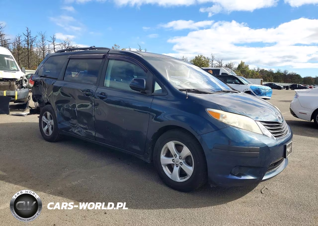 2011 Toyota Sienna Le VIN:5TDKK3DC4BS023483 - 4