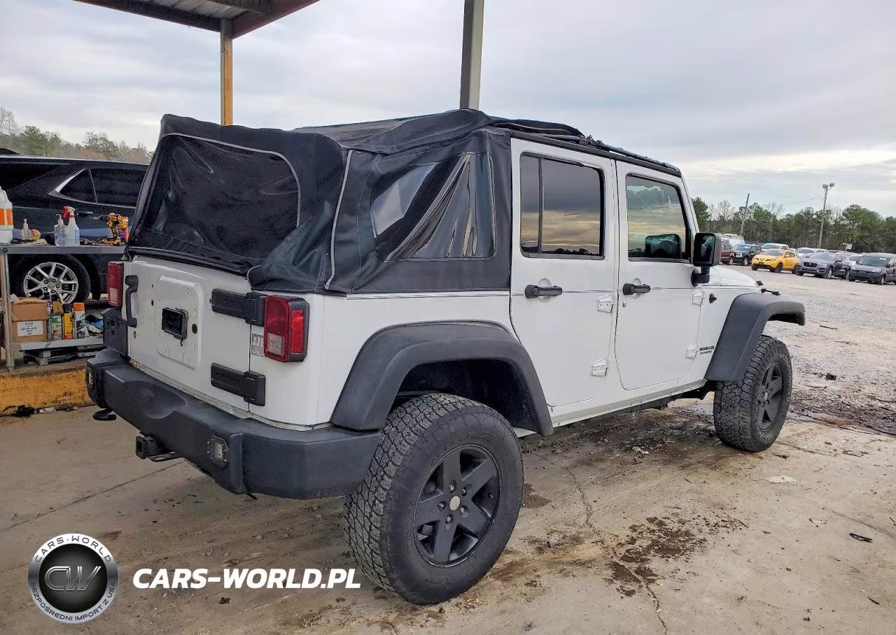 2012 Jeep Wrangler Unlimited Sport VIN:1C4BJWDG6CL142081 - 3