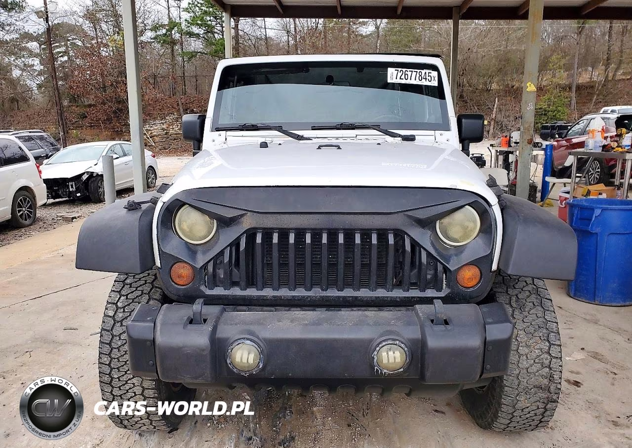 2012 Jeep Wrangler Unlimited Sport VIN:1C4BJWDG6CL142081 - 5