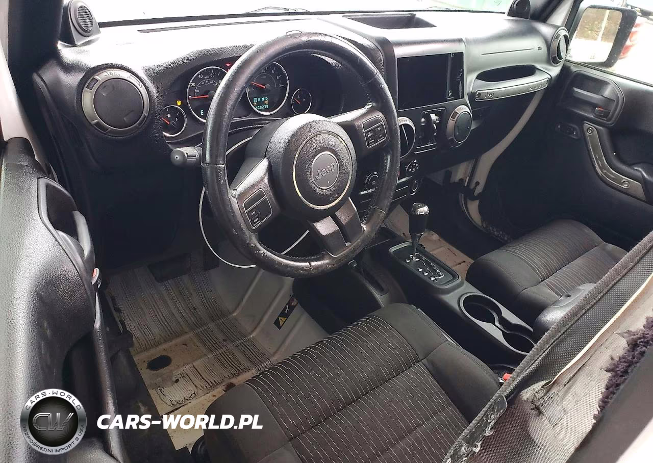 2012 Jeep Wrangler Unlimited Sport VIN:1C4BJWDG6CL142081 - 8