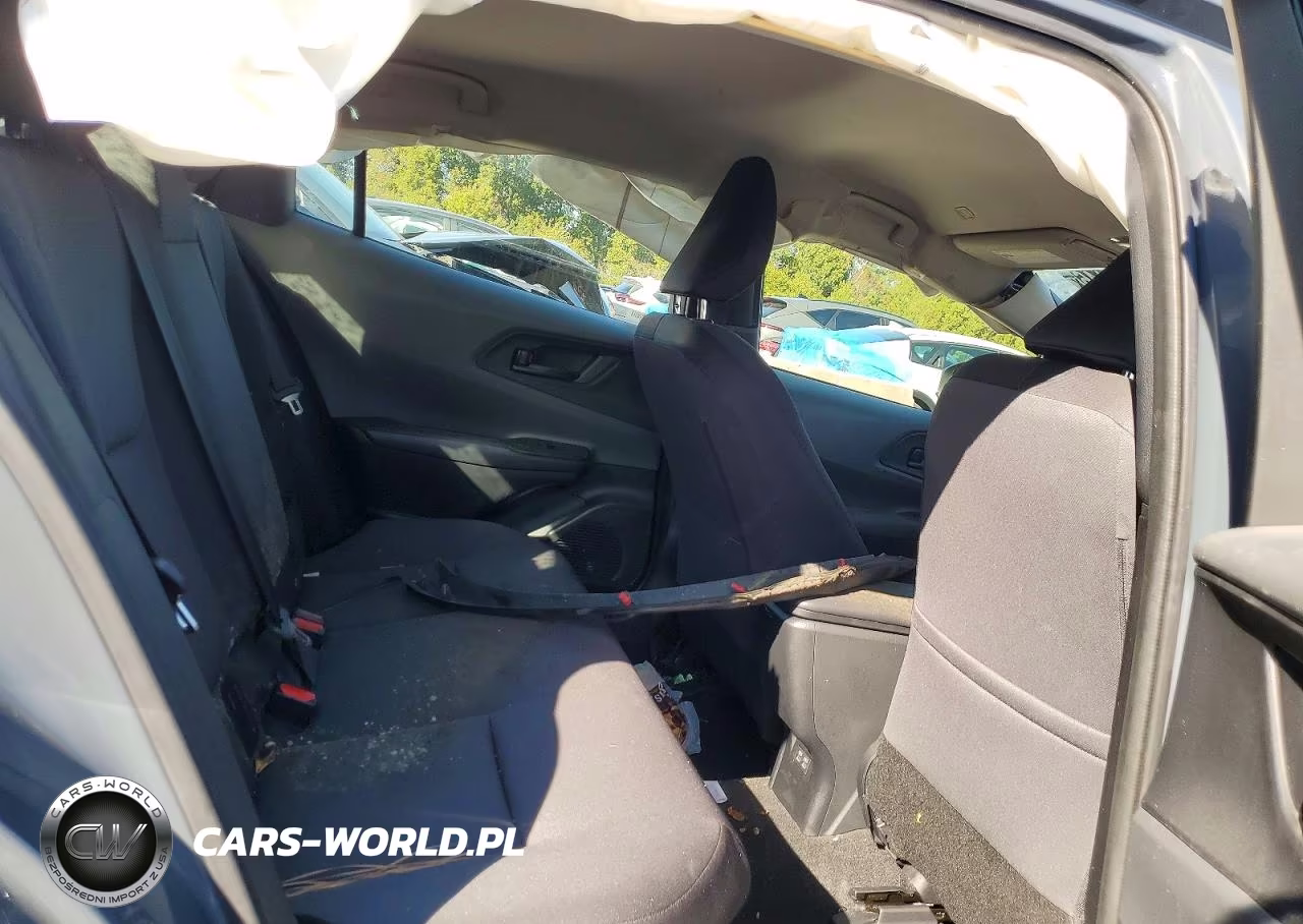 2025 Toyota Prius Le VIN:JTDACAAUXS3056788 - 10