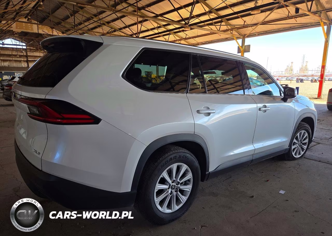 2025 Toyota Grand Highlander Xle VIN:5TDAAAB5XSS087387 - 3