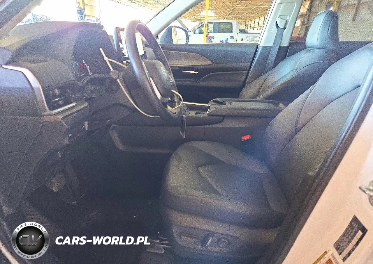 2025 Toyota Grand Highlander Xle VIN:5TDAAAB5XSS087387 - 7