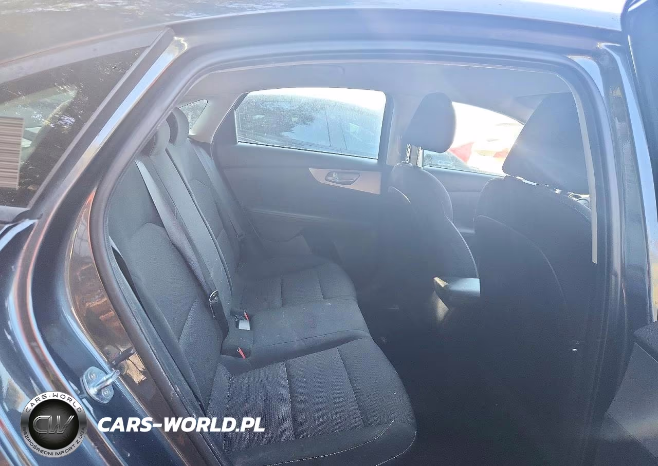 2022 Kia Forte Lxs VIN:3KPF24AD8NE460180 - 10