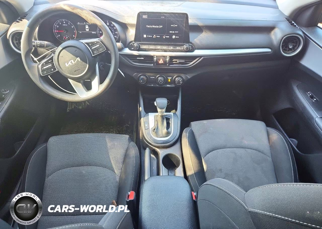 2022 Kia Forte Lxs VIN:3KPF24AD8NE460180 - 8