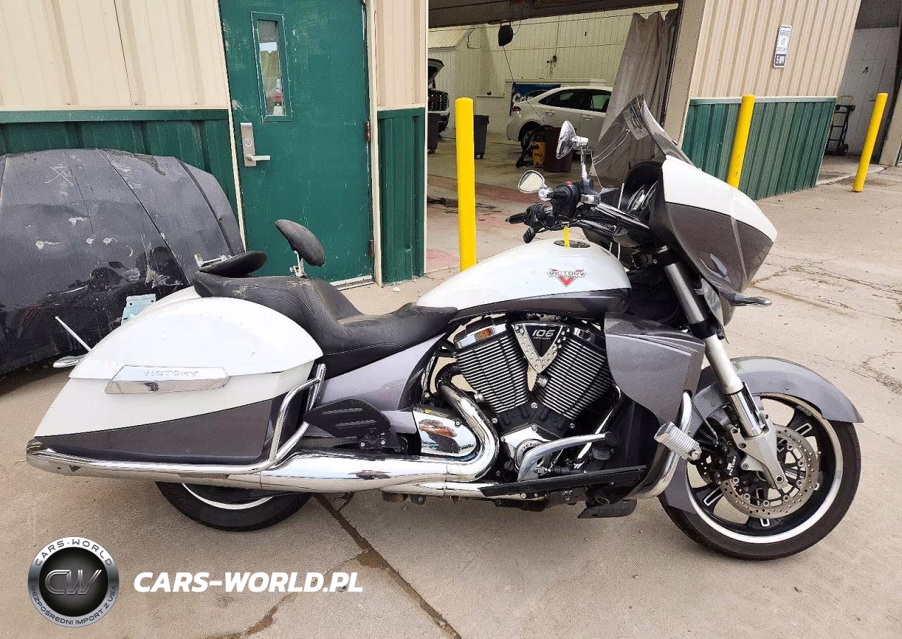2016 Victory Motorcycles Cross Country Tour – zdjęcie 1 z 9