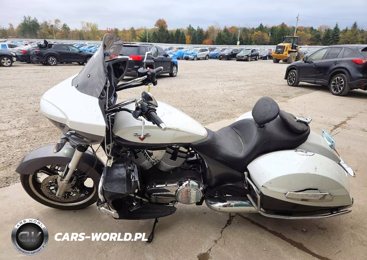 2016 Victory Motorcycles Cross Country Tour VIN:5VPTW36N4G3047770 - 3