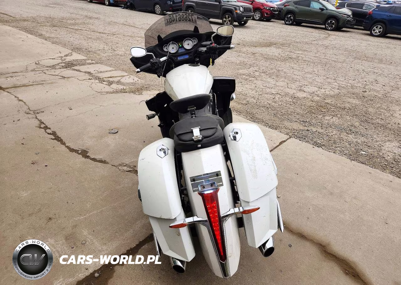 2016 Victory Motorcycles Cross Country Tour VIN:5VPTW36N4G3047770 - 4