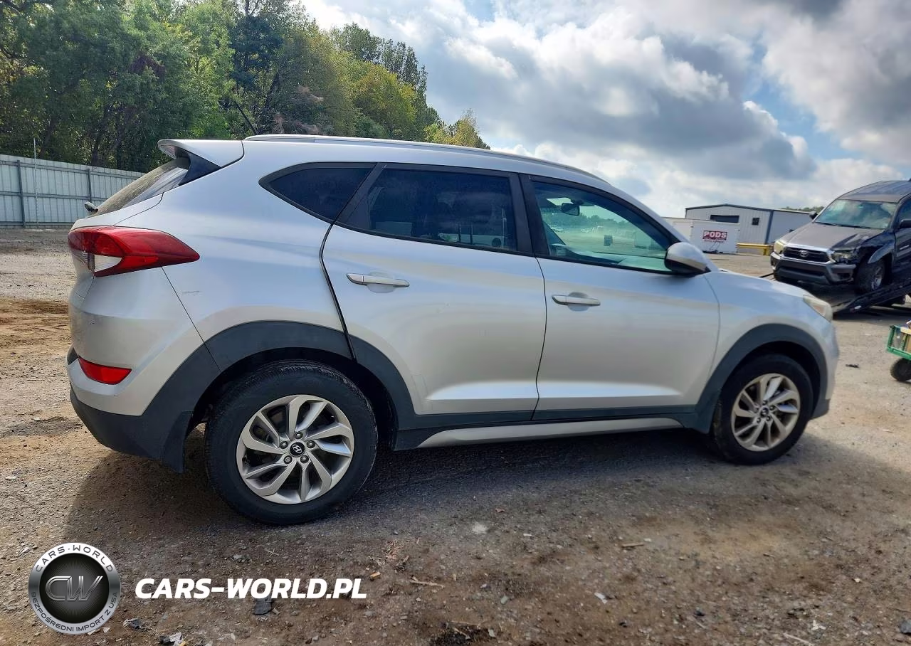 2017 Hyundai Tucson Se VIN:KM8J33A4XHU326595 - 3