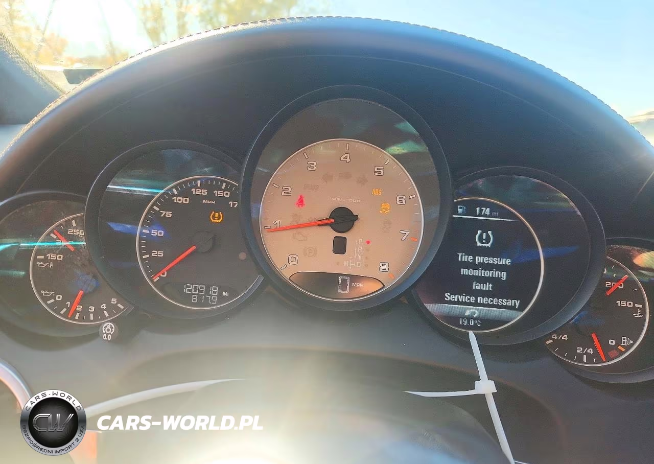2015 Porsche Cayenne S VIN:WP1AB2A26FLA60042 - 9