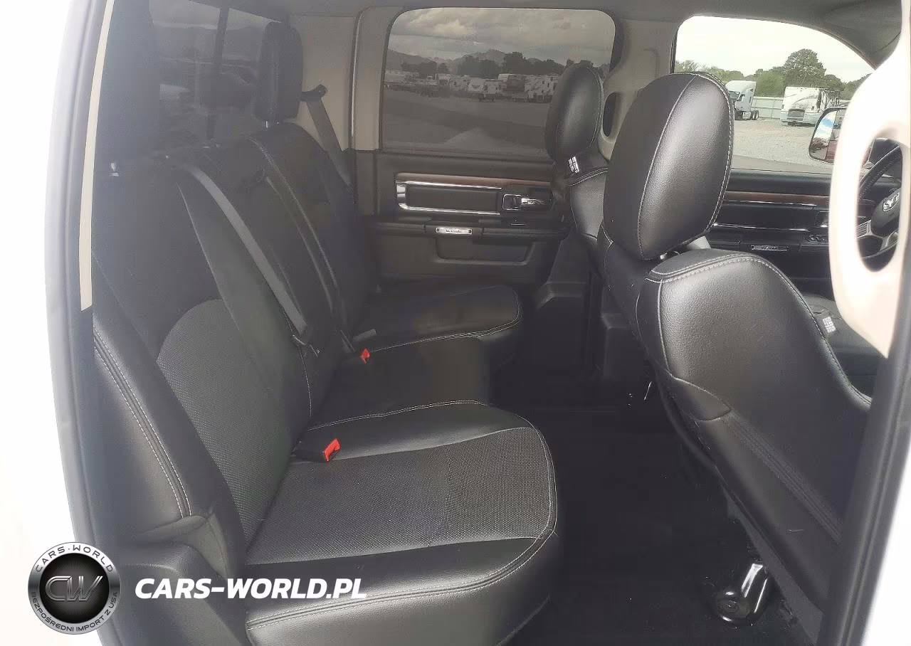 2015 Ram 3500 Laramie VIN:3C63R3EL1FG703576 - 10