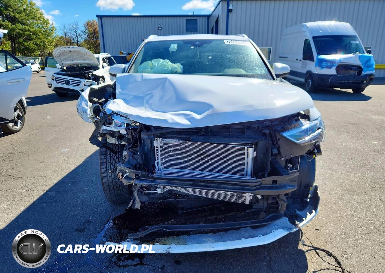 2025 Audi Q3 Premium S Line 45 VIN:WA1DECF33S1062750 - 5