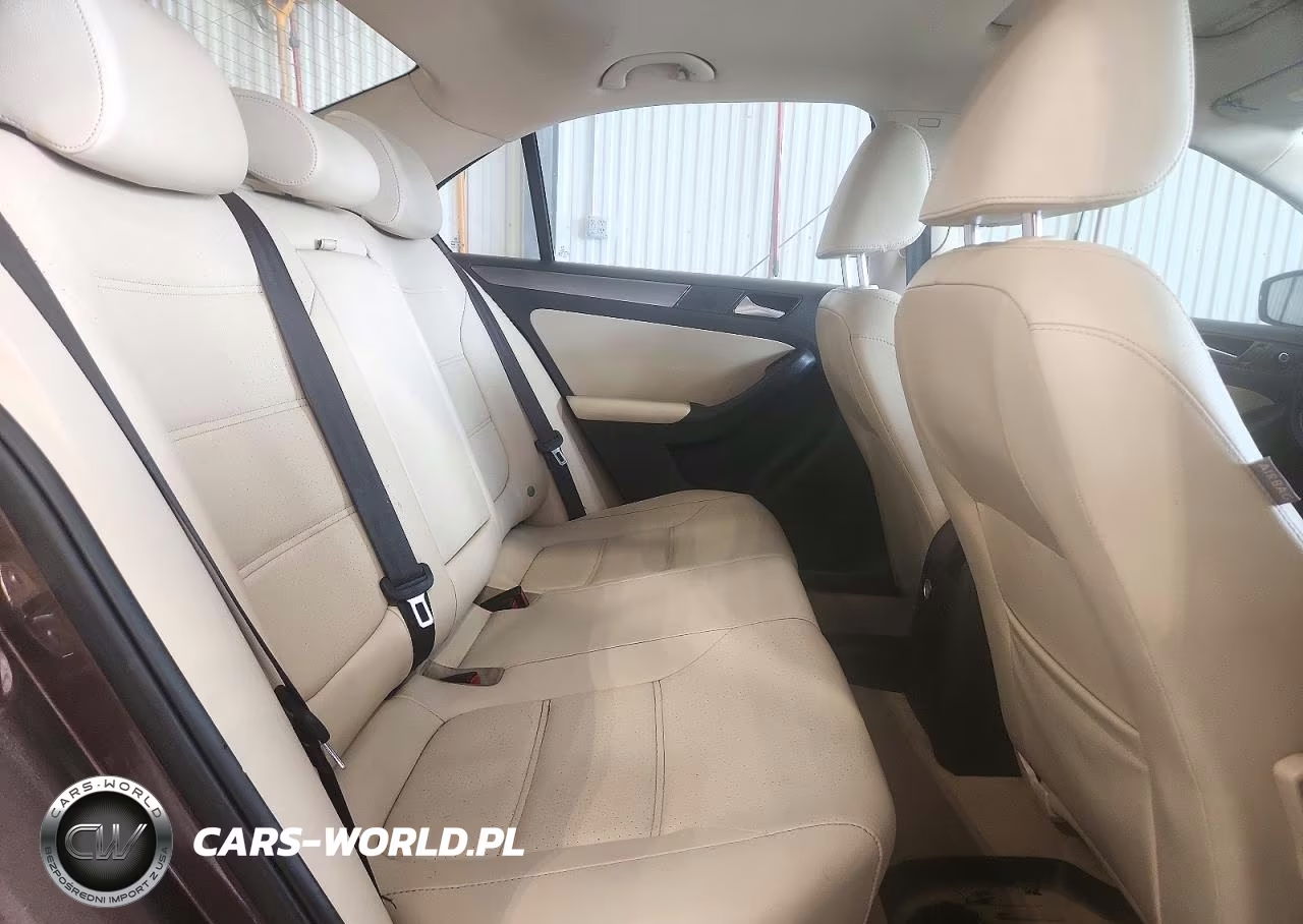 2014 Volkswagen Jetta Tdi VIN:3VW3L7AJ1EM385218 - 10
