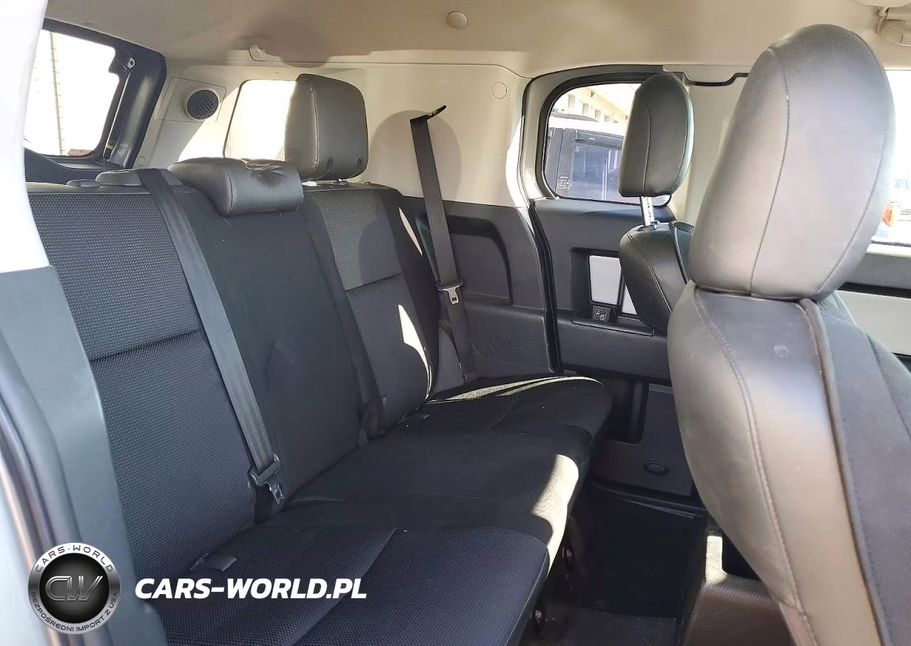 2012 Toyota Fj Cruiser Base VIN:JTEBU4BF2CK118870 - 11