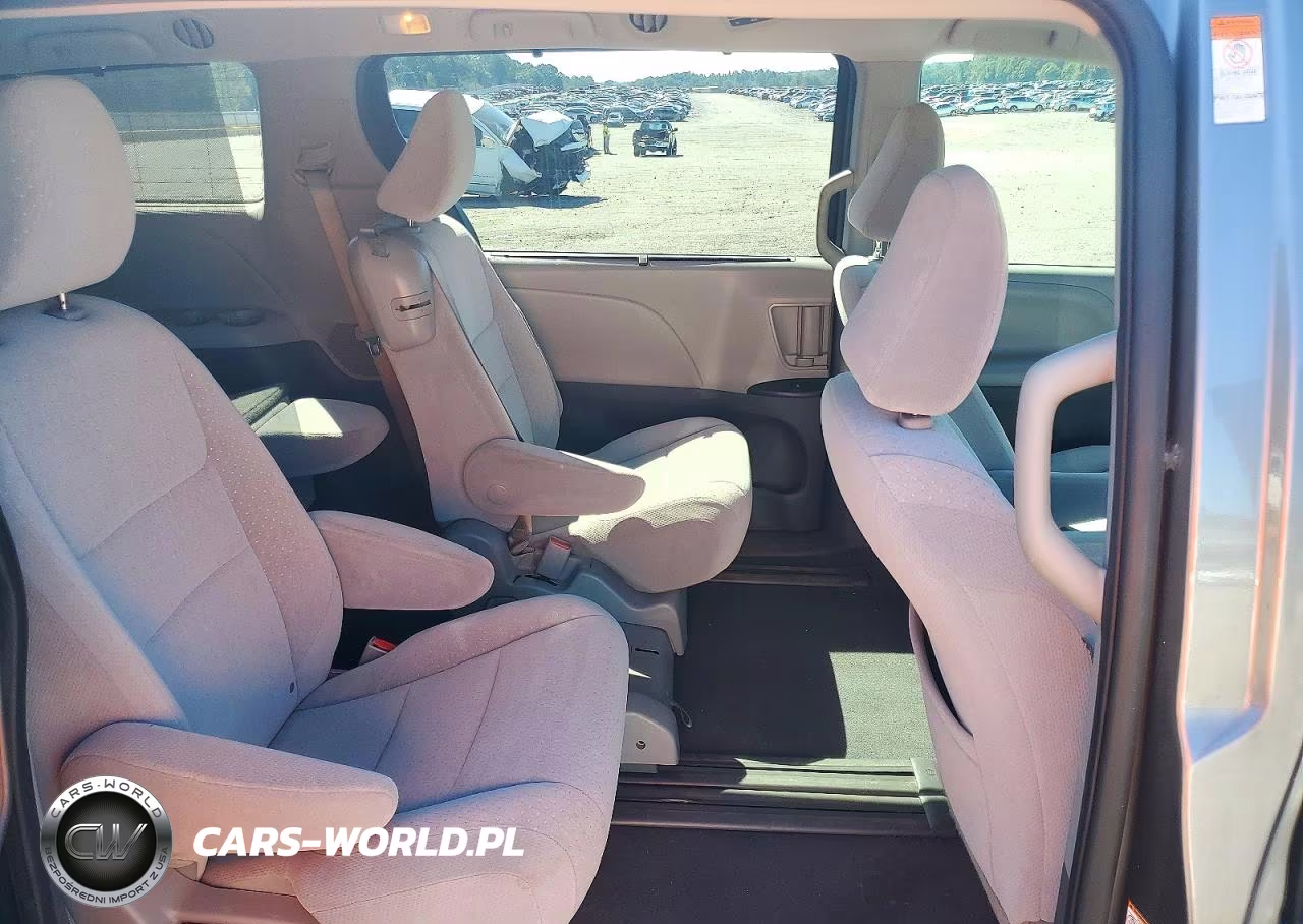 2020 Toyota Sienna Le VIN:5TDKZ3DC3LS064636 - 11